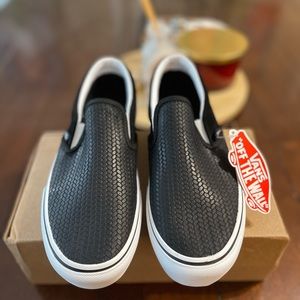 VANS SUEDE EMBOSS CLASSIC SLIP-ON PLATFORM - Size 7.5M/9.0W - NIB